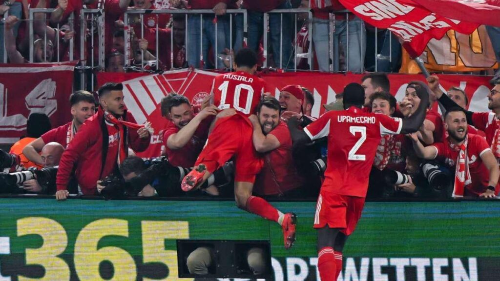 Champions League: Droht Fan-Ausschluss gegen PSG? UEFA ermittelt gegen Bayern (Possible ban on fans for the first leg of the Champions League semi-final. UEFA is investigating Bayern)