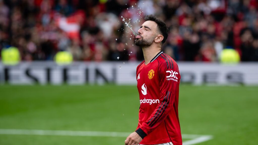 Why Bruno Fernandes came off in Manchester United win vs Liverpool