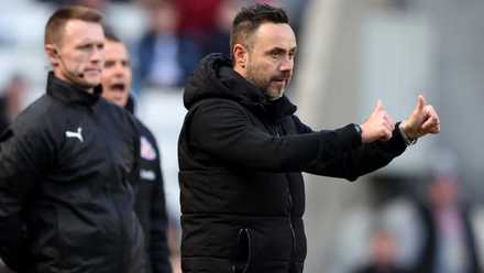 Tottenham Hotspur manager Roberto De Zerbi reacts during the match-1