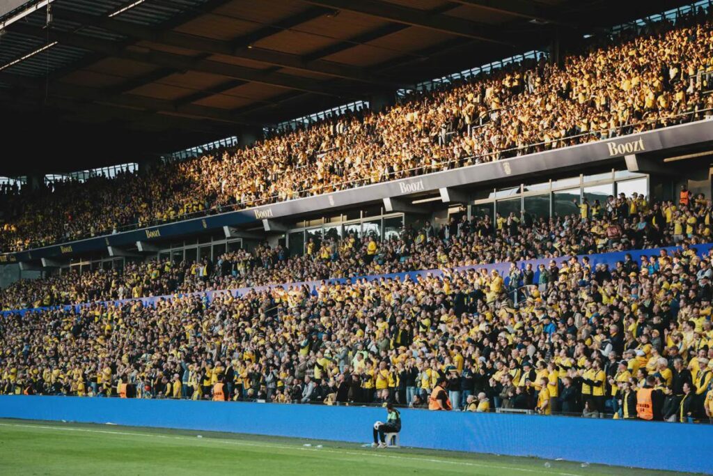 Brøndby IF sacks Steve Cooper
