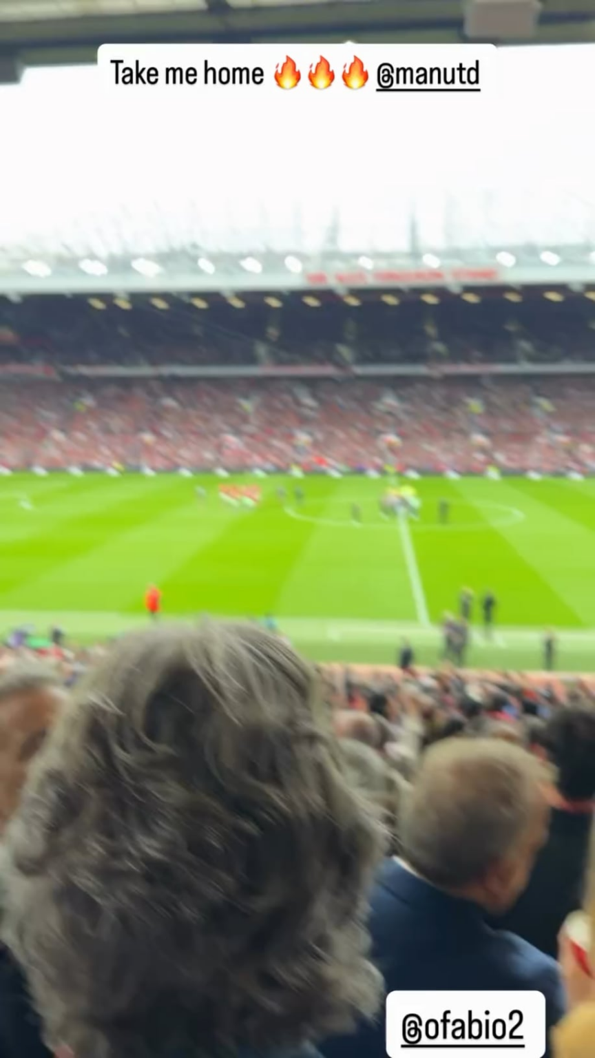 Rafael and Fabio da Silva singing "United Road" before kick-off alongside former kit man Albert Morgan