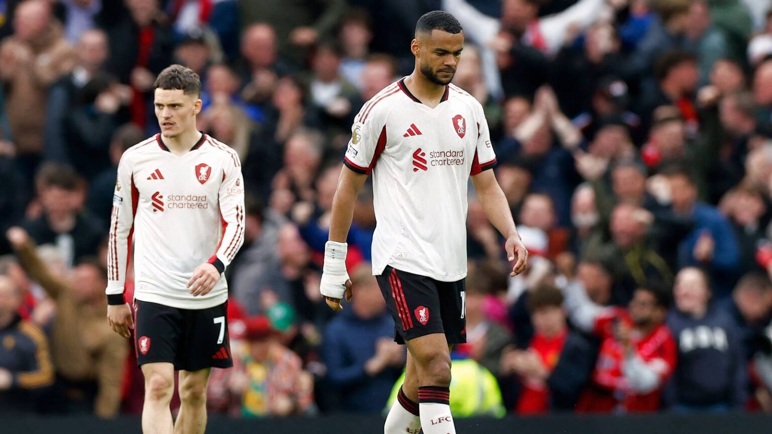 Liverpool hold talks to sign "one of the best LWs in the world"