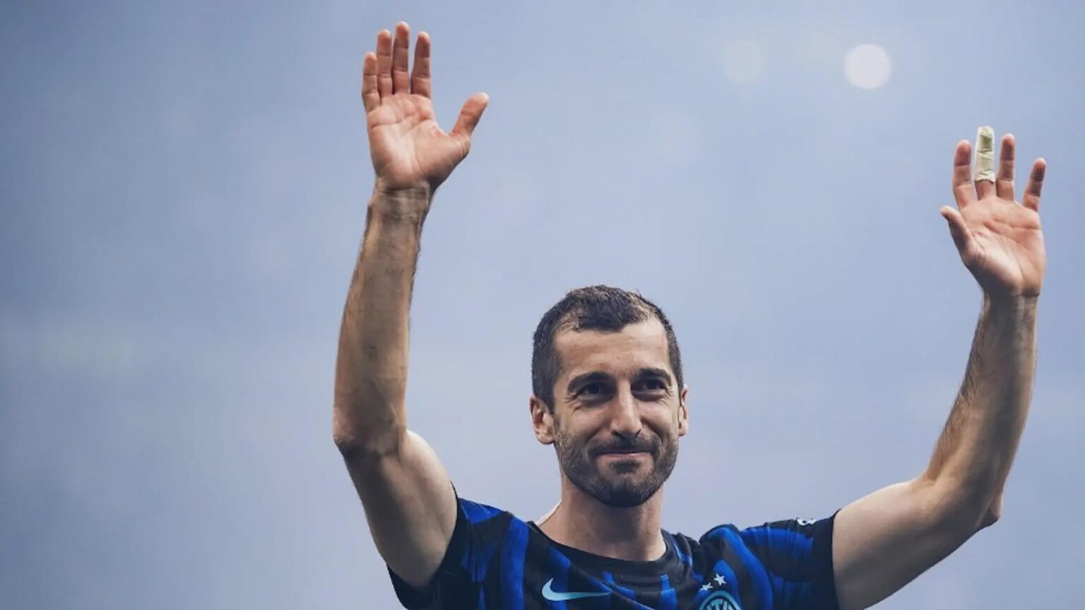 [Romano] Mkhitaryan is seriously considering retirement option this summer, the thought has lingered on him since February, but the final decision would be made after his contract is expired this June.