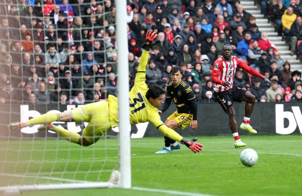 Sunderland's Brian Brobbey tested United goalkeeper Senne Lammens on several occasions