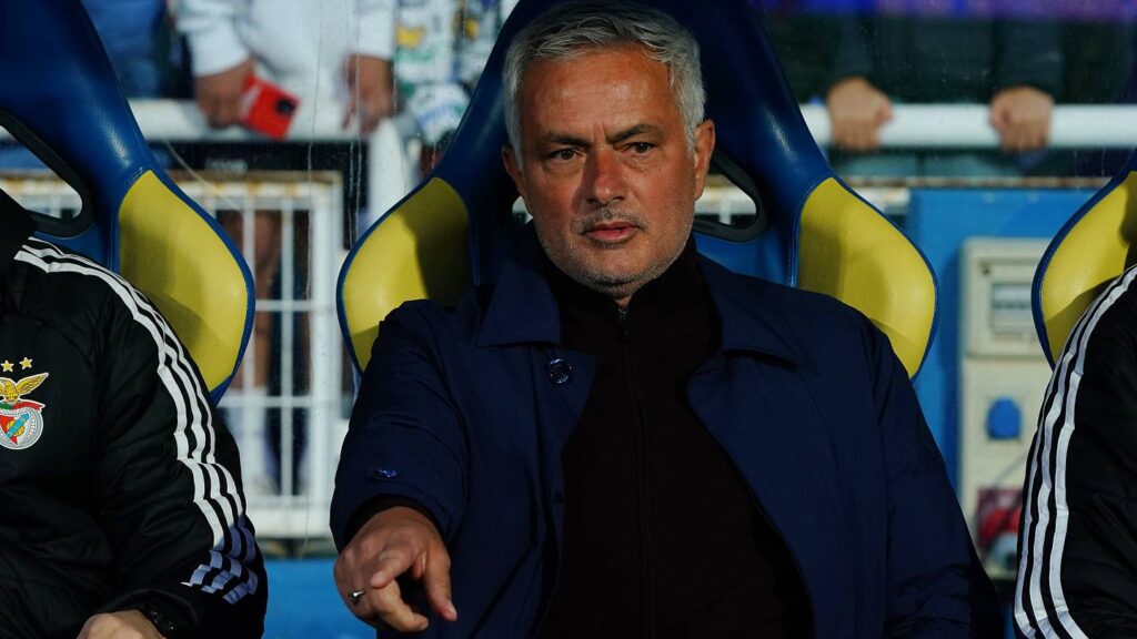 Jose Mourinho has made surprising transfer choice between Arsenal and Man City stars GD Estoril Praia v SL Benfica - Primeira Liga