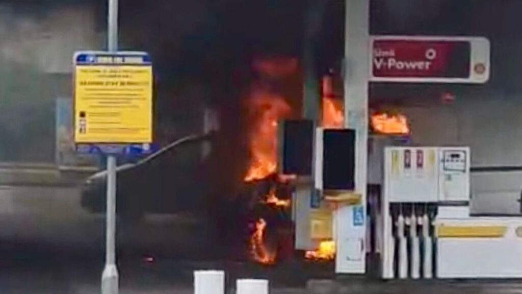 Emergency services called to fire at Leicester petrol station Emergency services called to fire at Leicester petrol station