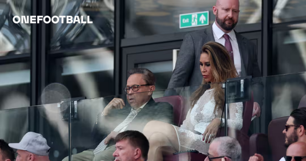 David Sullivan quits West Ham, citing imminent decades-old allegations he says are false David Sullivan quits West Ham, citing imminent decades-old allegations he says are false