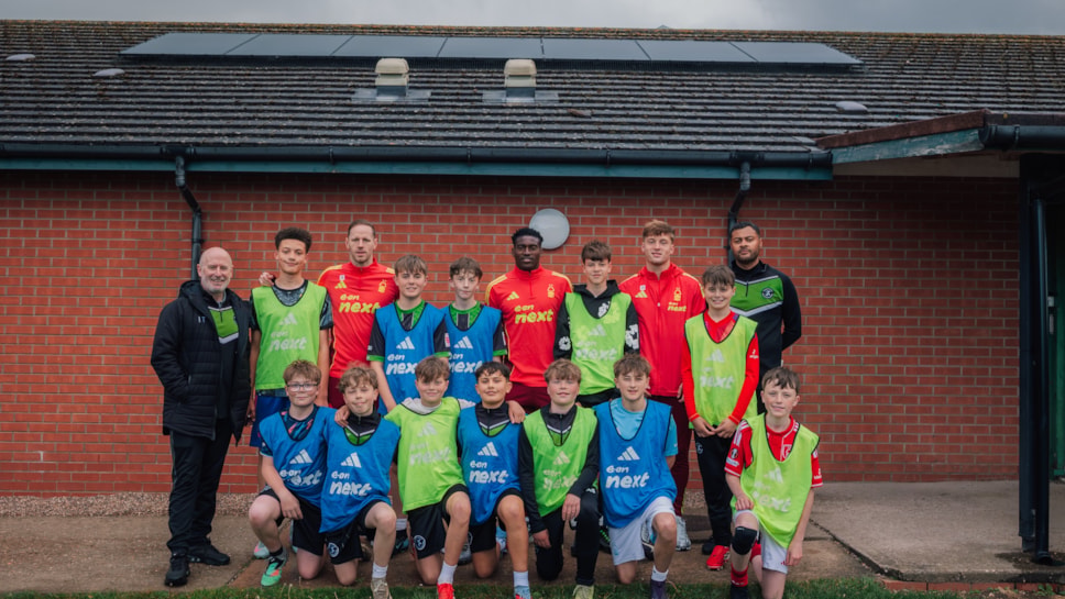 Nottingham Forest stars surprise local club to celebrate sustainability success E-ON NEXT Keyworth 22 (1)-3
