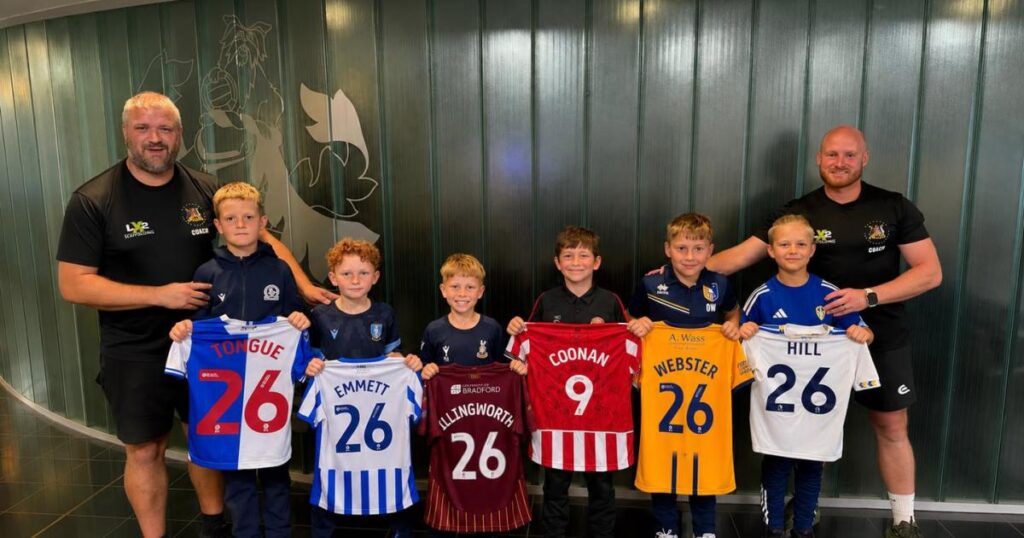7 youngsters sign for football clubs including Leeds United 7 youngsters sign for football clubs including Leeds United