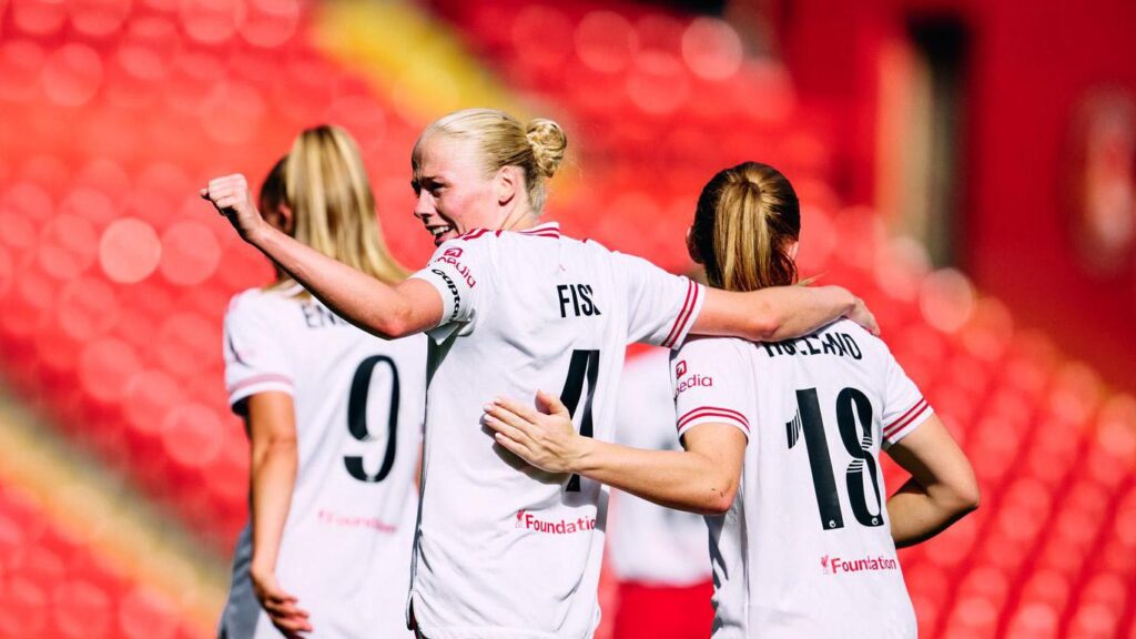Grace Fisk scores twice as LFC Women defeat Charlton in WSL opener
